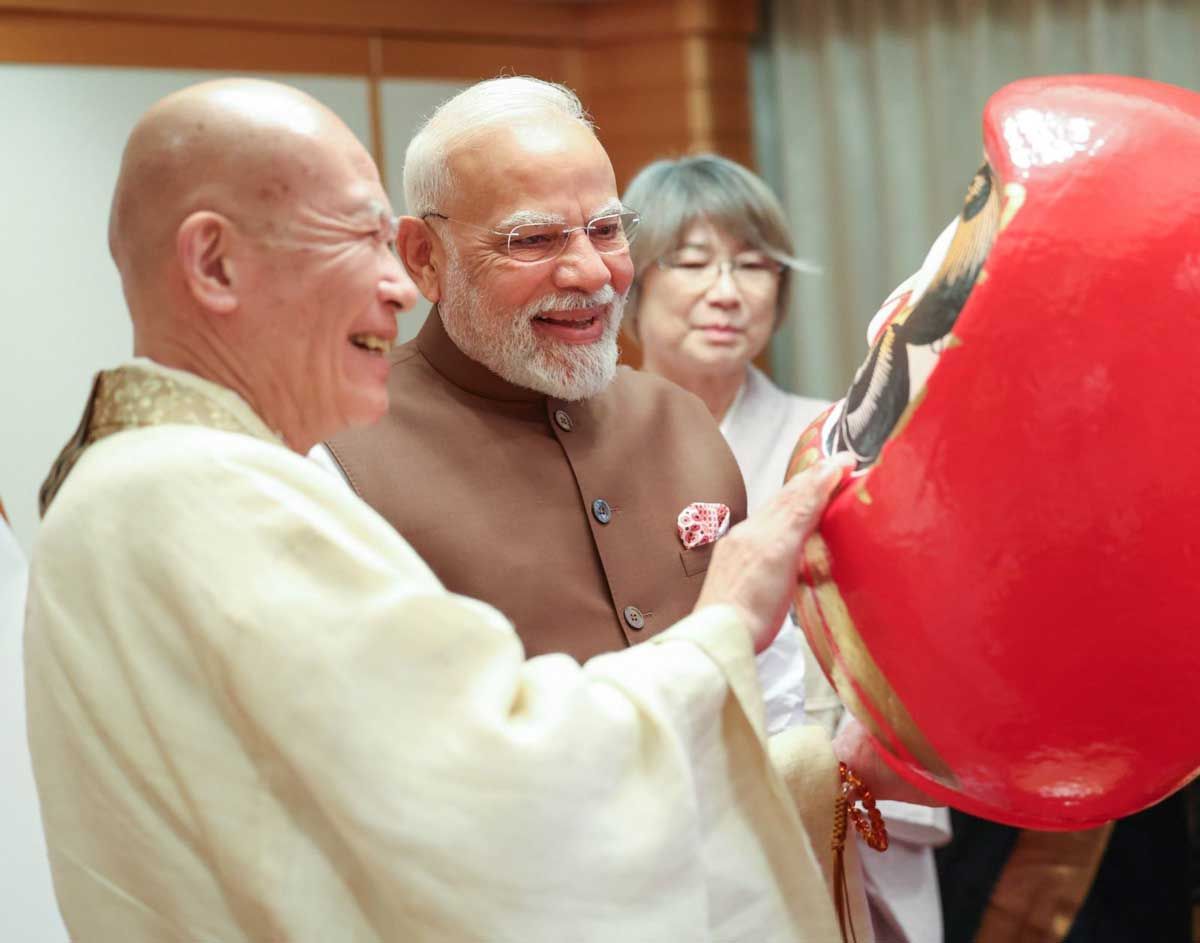 PM Modi Receives a Daruma Doll in Japan: The Meaning, Cultural Value, and Indian Connection through Bodhidharma