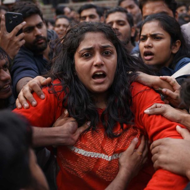 Capital Crisis: Female Reporter Attacked at Delhi University Protests as Caste Tensions Erupt Over Controversial New UGC Academic Equity Regulations