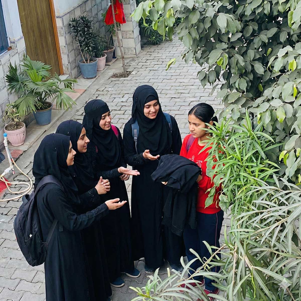 UP: Viral video of Hindu girl allegedly forced to wear burqa by Muslim classmates sparks FIR, brother alleges pressure to convert