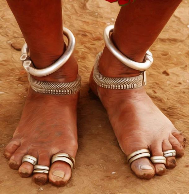 Both legs of the Brahmin woman Geeta Sharma were chopped and silver rings were removed