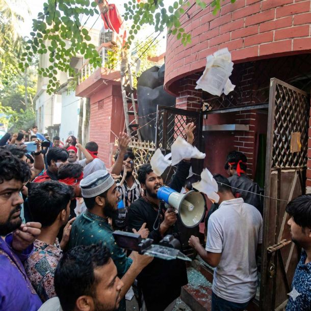 Bangladesh: Violent mob targets Hindu journalist’s home, assaults family after death of radical anti-India figure Osman Hadi